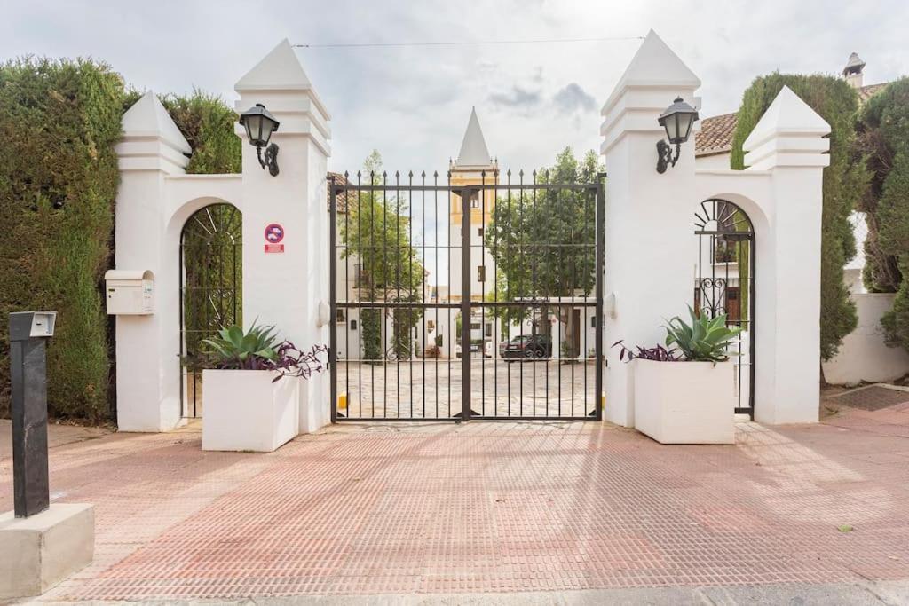 Stylish Spanish 3 Bd Townhouse On The Golden Mile Marbellac Extérieur photo