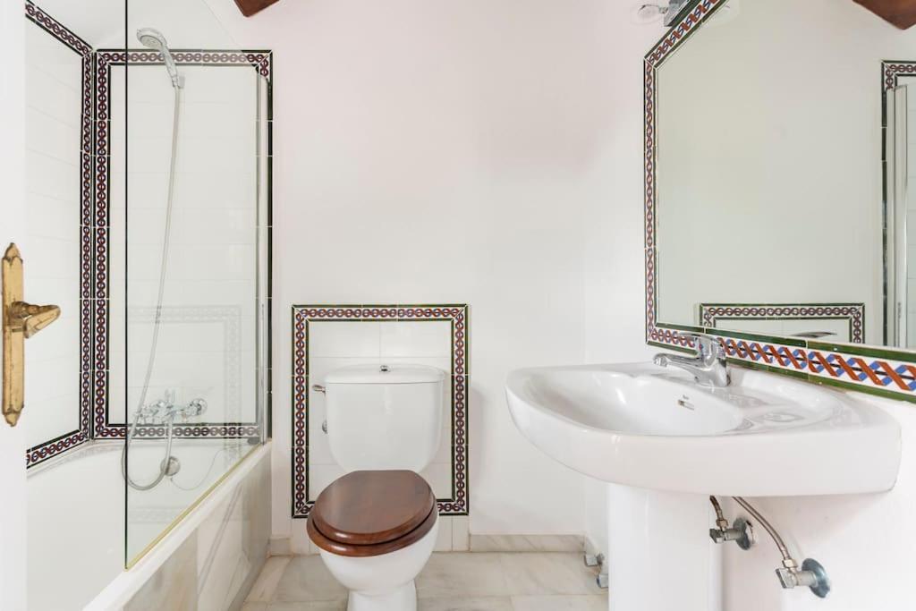 Stylish Spanish 3 Bd Townhouse On The Golden Mile Marbellac Extérieur photo